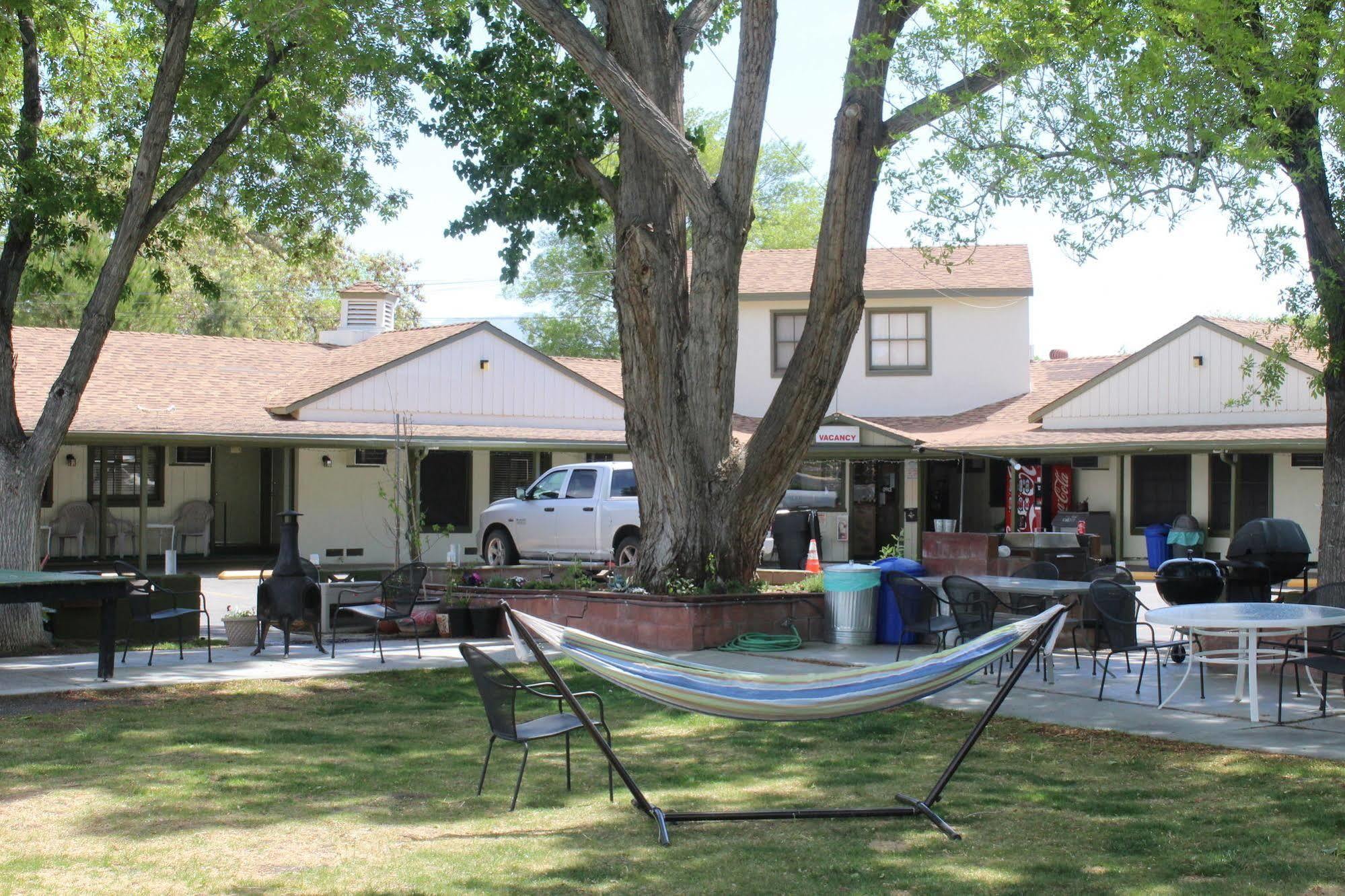 Trees Motel Bishop Exterior foto